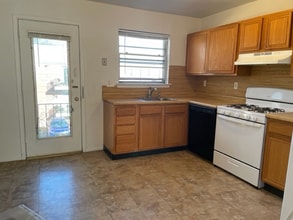 77 Orange Rd in Montclair, NJ - Building Photo - Building Photo