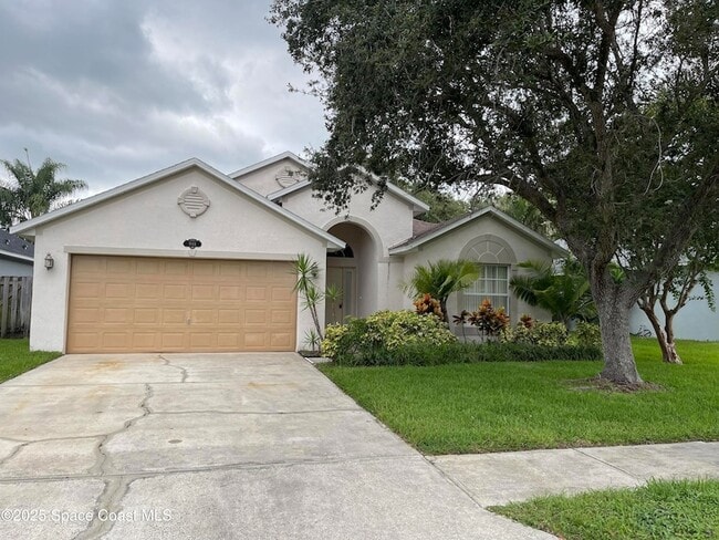 property at 1044 Sedgewood Cir