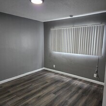9300 S Western Ave, Unit 1 bedroom in Los Angeles, CA - Building Photo - Building Photo