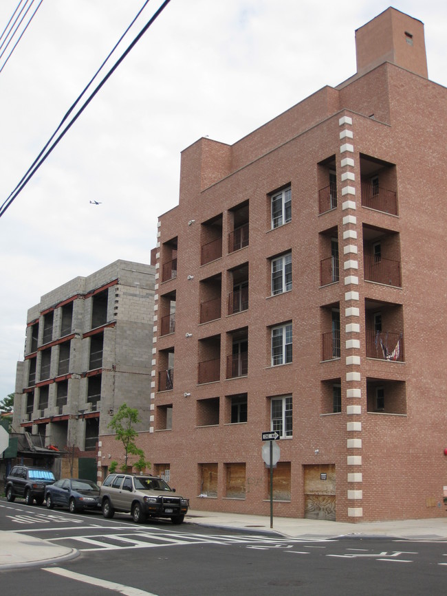 529-531 Maple St in Brooklyn, NY - Building Photo - Building Photo