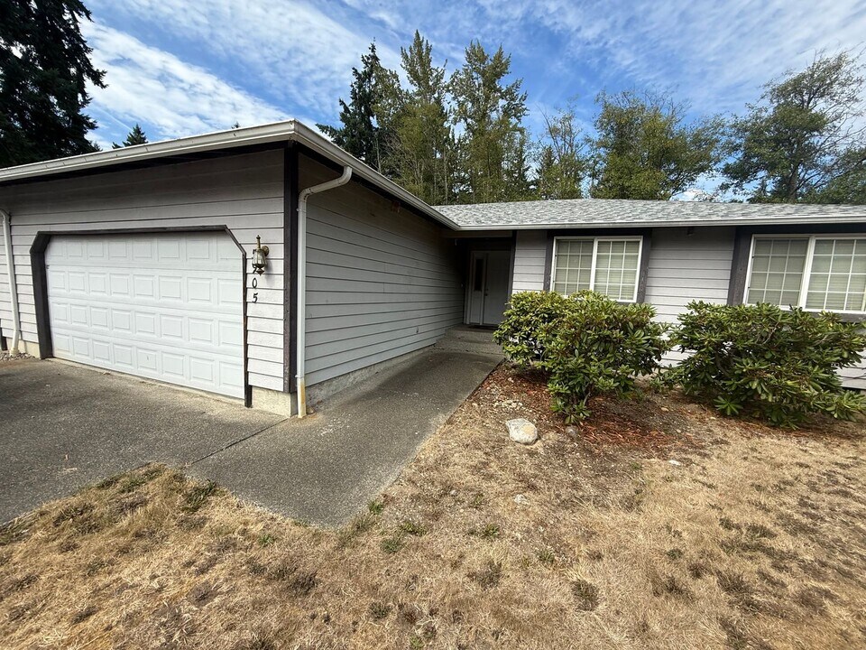 5903-5905 157th St Ct E in Puyallup, WA - Building Photo