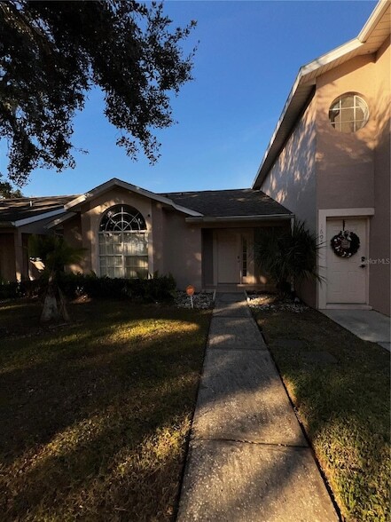 1603 Emily Ct, Unit 180 in Kissimmee, FL - Building Photo