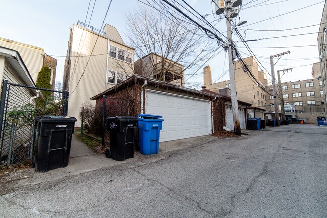 4426 N Maplewood Ave in Chicago, IL - Foto de edificio - Building Photo
