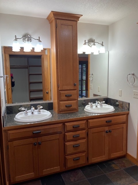 18319 E Riverway Ave in Spokane Valley, WA - Foto de edificio - Building Photo