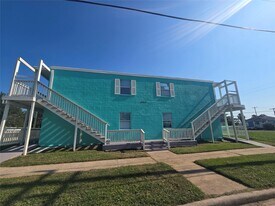 4217 Sealy Ave in Galveston, TX - Building Photo