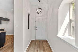 105 Rock Bluff Ln in San Marcos, TX - Building Photo - Building Photo