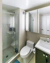 327 E 47th St in New York, NY - Building Photo - Building Photo
