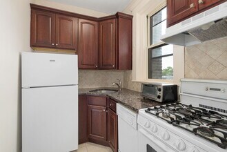 22 Orkney Rd in Boston, MA - Foto de edificio - Building Photo