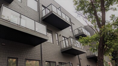 254-254 Wellington Crescent in Winnipeg, MB - Building Photo - Building Photo