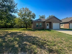 2905 Polk St in Greenville, TX - Building Photo - Building Photo