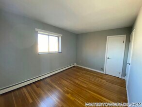 14 Riverside St, Unit 3 in Watertown, MA - Building Photo - Building Photo