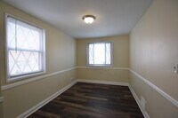 1217 N Augusta Ave photo'