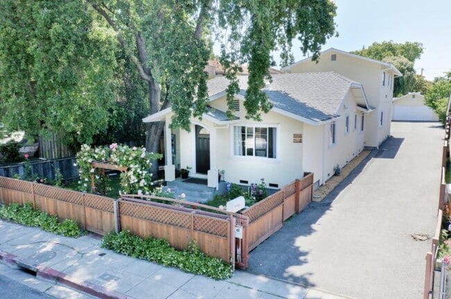 property at 425 Oak Ave
