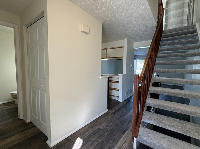 6706 Manring Ct in Reynoldsburg, OH - Building Photo - Building Photo