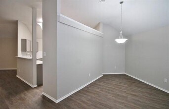 1147 Walnut Hill Ln in Desoto, TX - Building Photo - Building Photo