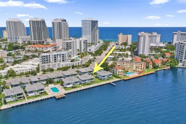 property at 425 Bayshore Dr