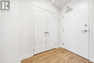 155 Greenbrier Rd in Cambridge, ON - Building Photo - Building Photo