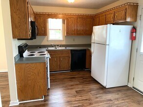 953 Van Buren Ave in Oak Grove, KY - Building Photo - Building Photo