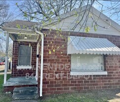 1200 Marshall Ave in Evansville, IN - Building Photo