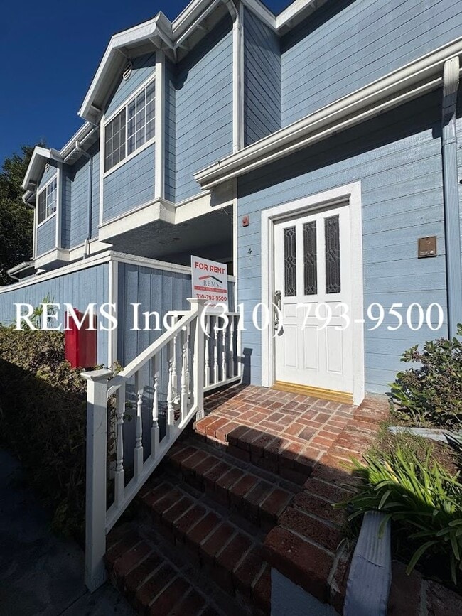 313 N Broadway in Redondo Beach, CA - Building Photo - Building Photo