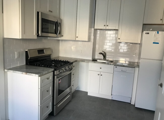 166 South St, Unit 2R in Quincy, MA - Building Photo - Building Photo