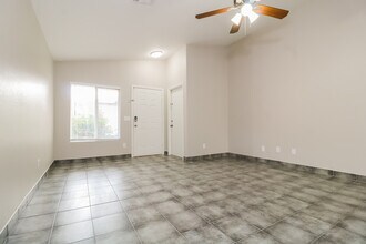 12114 W Aster Dr in El Mirage, AZ - Building Photo - Building Photo