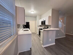 6427 Waldron Cir in Houston, TX - Building Photo - Building Photo