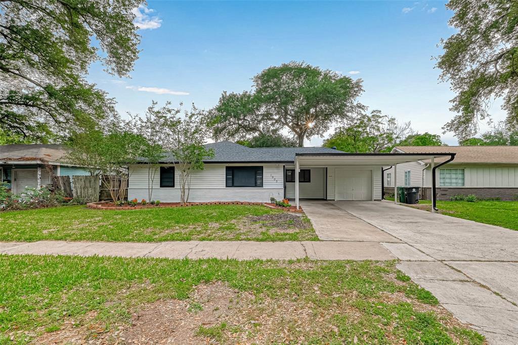 1905 Coulcrest Dr in Houston, TX - Building Photo