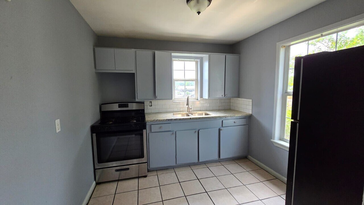 1012 Ann in Pasadena, TX - Building Photo