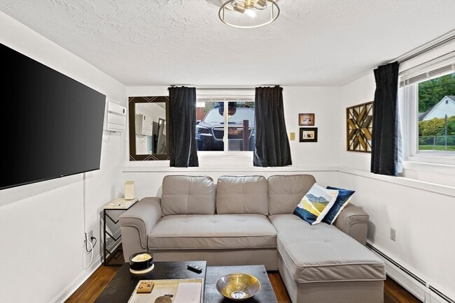 243 Lake St in Waltham, MA - Building Photo - Building Photo