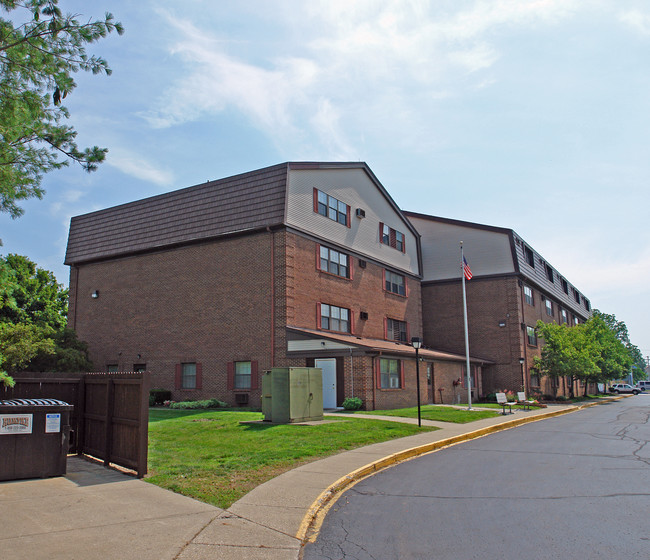 Miamisburg Manor in Miamisburg, OH - Building Photo - Building Photo