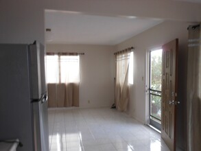 702 9th Ave in Honolulu, HI - Building Photo - Building Photo