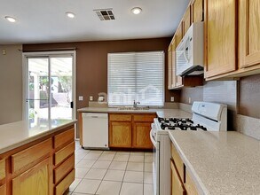 1330 Summer Dawn Ave in Henderson, NV - Building Photo - Building Photo