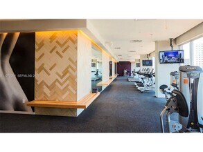 151 SE 1st St, Unit 1109 in Miami, FL - Foto de edificio - Building Photo