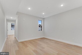 1243 W Westmoreland St in Philadelphia, PA - Building Photo - Building Photo