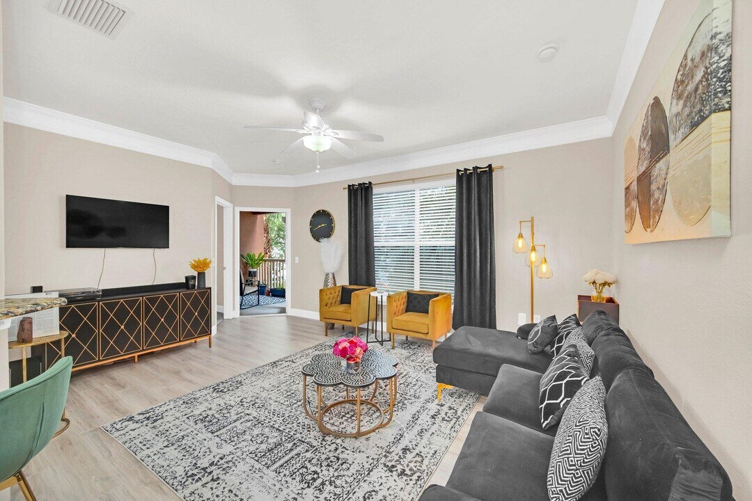 19935 Villa Isle Dr in Orlando, FL - Building Photo