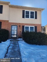 1329 Robinhood Ln in Front Royal, VA - Building Photo