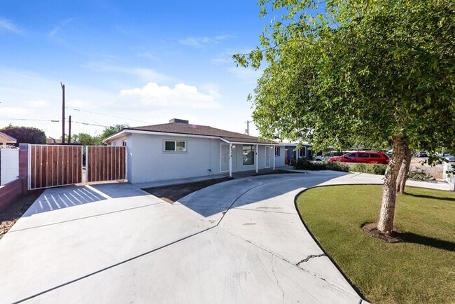 8115 N 29th Ave in Phoenix, AZ - Building Photo - Building Photo