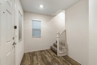 14121 W Willow Ln in Van Nuys, CA - Building Photo - Building Photo