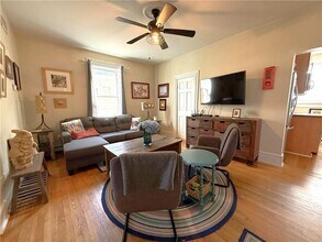 3 Howard St in Newport, RI - Foto de edificio - Building Photo