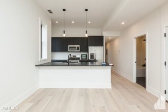 324 S Racine Ave-Unit -# 2s in Chicago, IL - Building Photo - Building Photo