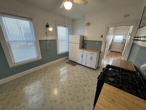 377 Highland Ave, Unit 377 in Somerville, MA - Building Photo - Building Photo