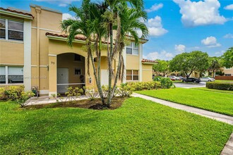 597 Racquet Club Rd in Weston, FL - Building Photo - Building Photo