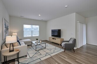 1179 Woodlily Ln in Bartlett, IL - Building Photo - Building Photo