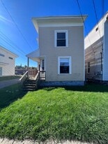 460 4th St NW in Grand Rapids, MI - Building Photo