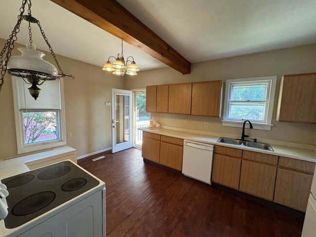 343 W South St, Unit Lower