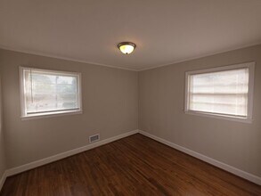 1322 Briar Creek Rd in Charlotte, NC - Building Photo - Building Photo