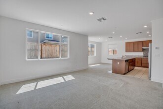 3434 Sassafras Way in Folsom, CA - Building Photo - Building Photo