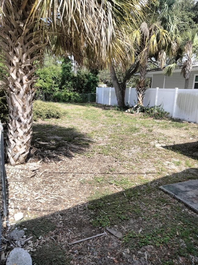 1540 Pasadena Dr, Unit 7 in Dunedin, FL - Foto de edificio - Building Photo