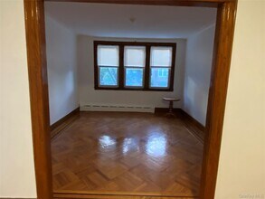 22-06 Himrod St in Queens, NY - Building Photo - Building Photo